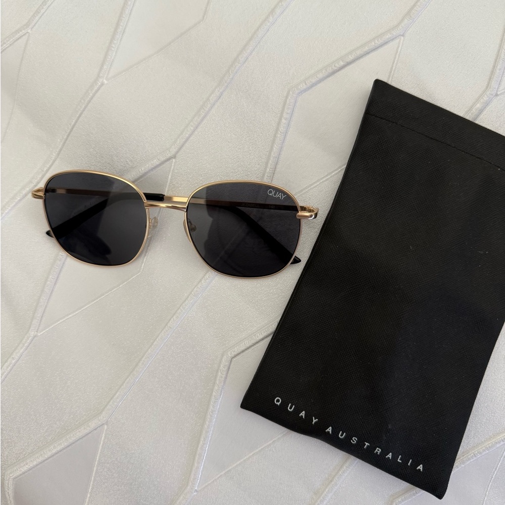 Quay Jezabell Sunglasses